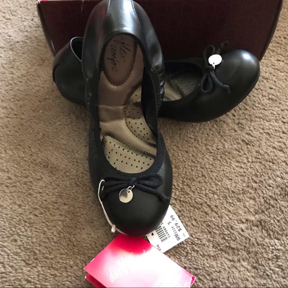 Dexflex women’s size 5 comfortable Flats